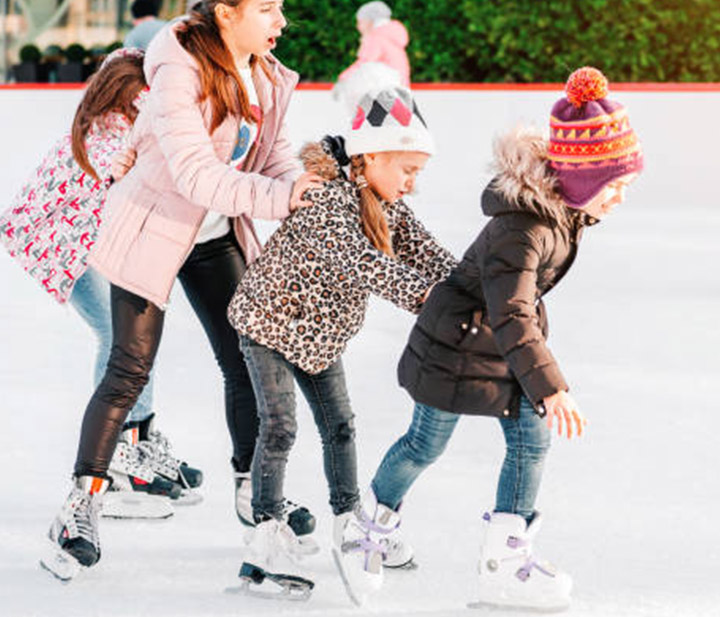 Ice Skating Holiday Programme